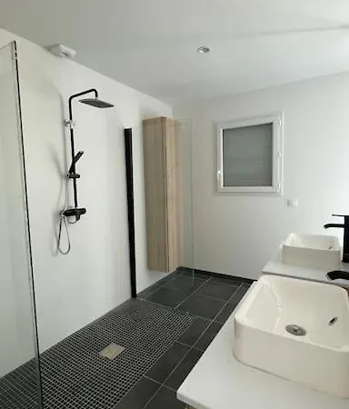 Magnifique Avec Piscine Et Saubrigues